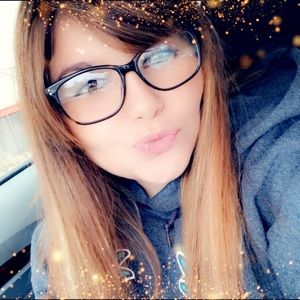 Meet your Posher, Arika